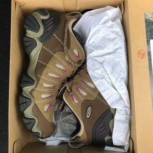 Brand new Oboz hiking boots